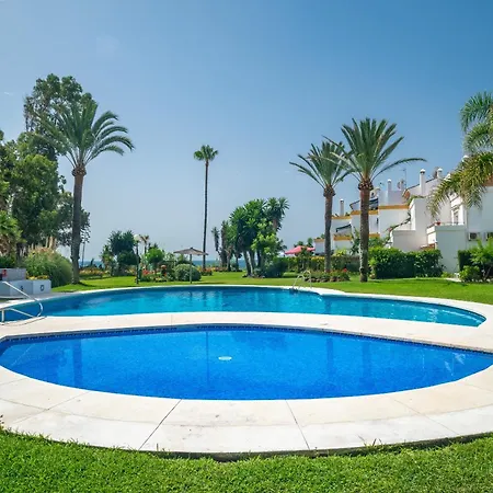Spacious Beachfront Casa de Férias Estepona